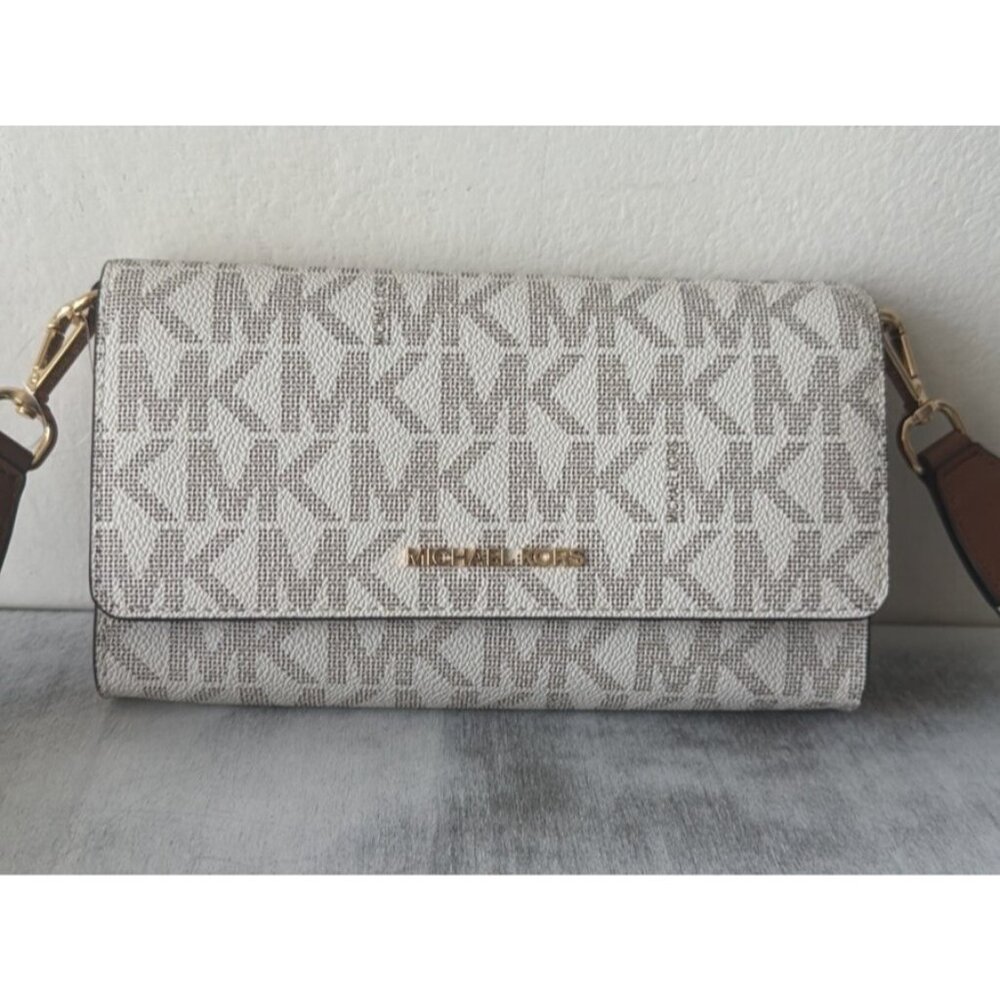 Michael Kors Jet Set Signature Vanilla Luggage Crossbody Handbag W Wide Strap - Picture 8 of 15